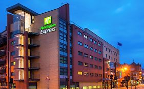 Holiday Inn Express Glasgow City Riverside By Ihg
